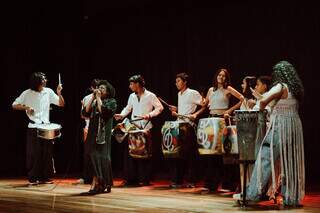 Exposi&ccedil;&atilde;o gratuita convida p&uacute;blico a olhar arte de outro jeito