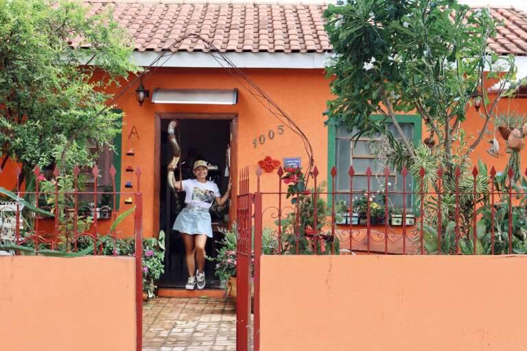 Eli reviveu jardim que era xodó da mãe e casa virou lugar dos sonhos