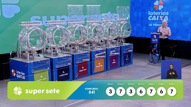 Veja as dezenas sorteadas hoje na Dupla Sena, Lotof&aacute;cil, Quina e mais