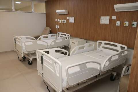 Deputado prop&otilde;e vaquinha com direito &agrave; placa em hospital