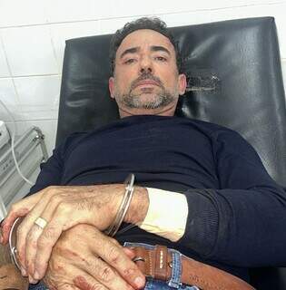 Mulher &eacute; liberada, mas brasileiro que trocou tiros com policiais fica preso