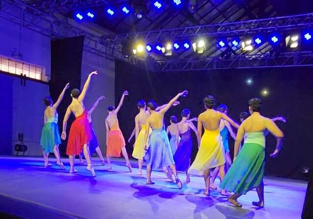 Nova lei da dan&ccedil;a altera contratos e garante direitos autorais