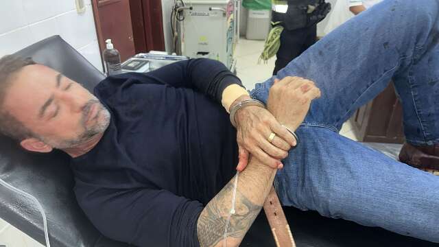 Brasileiro atropela manifestantes em escola e troca tiros com policiais