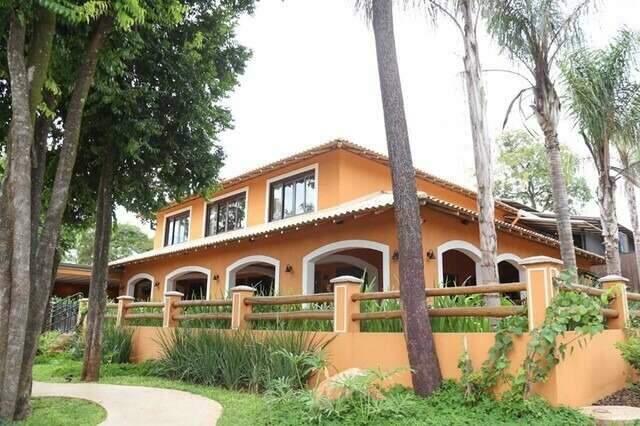 Juiz pro&iacute;be shows e m&uacute;sica mec&acirc;nica em restaurante no Parque dos Poderes 