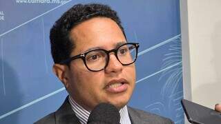 Sess&atilde;o na C&acirc;mara come&ccedil;a com tentativa de virar voto e gritos contra privatiza&ccedil;&atilde;o