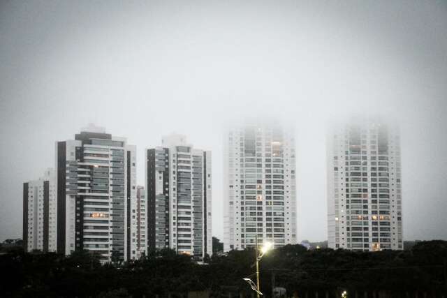 Capital e fronteira acordam com nevoeiro e abril encerra com risco de temporal