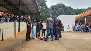 Simula&ccedil;&atilde;o de homic&iacute;dio mobiliza policiais e estudantes na UCDB