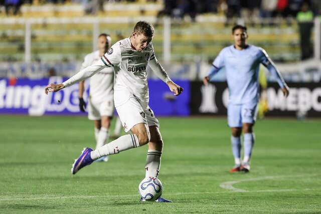 Fluminense perde na Bolívia e Vasco vence com goleada no Rio