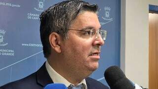 Sess&atilde;o na C&acirc;mara come&ccedil;a com tentativa de virar voto e gritos contra privatiza&ccedil;&atilde;o