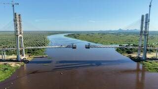 Apenas 21 metros separam Brasil e Paraguai na reta final da Ponte Bioce&acirc;nica