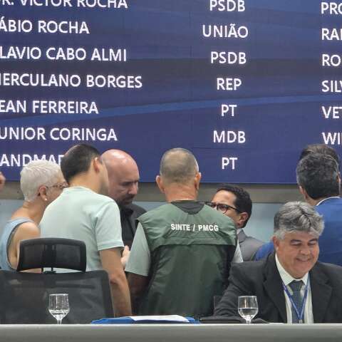 Projeto de terceiriza&ccedil;&atilde;o da sa&uacute;de &eacute; adiado ap&oacute;s receber mais de 10 emendas 