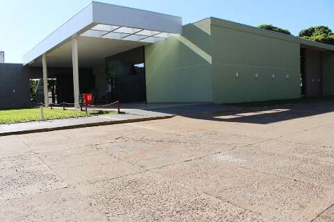 Encontrada ensanguentada, mulher &eacute; estuprada dentro de casa