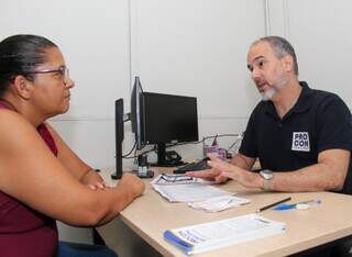 Com incentivo ao planejamento, Procon ajuda endividados a sair do vermelho
