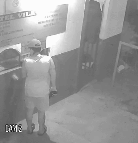 &ldquo;Fiquei me escondendo onde ela n&atilde;o pudesse atirar&rdquo;, diz recepcionista baleada
