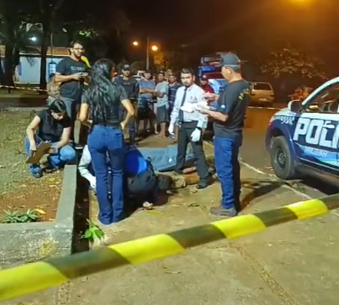 Homem é encontrado morto em praça de Dourados após passar mal