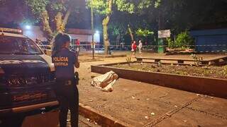 Homem &eacute; encontrado morto em pra&ccedil;a de Dourados ap&oacute;s passar mal