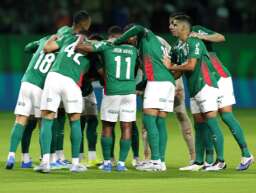 Palmeiras empata com o Santos ap&oacute;s rea&ccedil;&atilde;o e tem gol anulado nos acr&eacute;scimos 