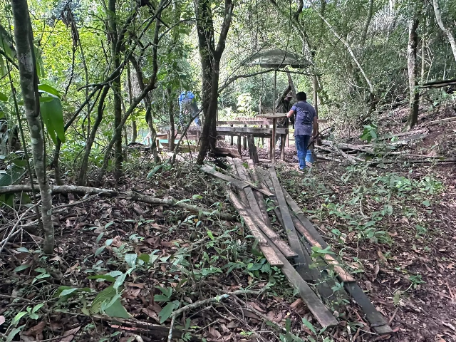Seis anos ap&oacute;s den&uacute;ncia, decks irregulares s&atilde;o demolidos no Rio Formoso