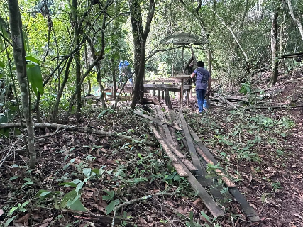 Seis anos ap&oacute;s den&uacute;ncia, decks irregulares s&atilde;o demolidos no Rio Formoso