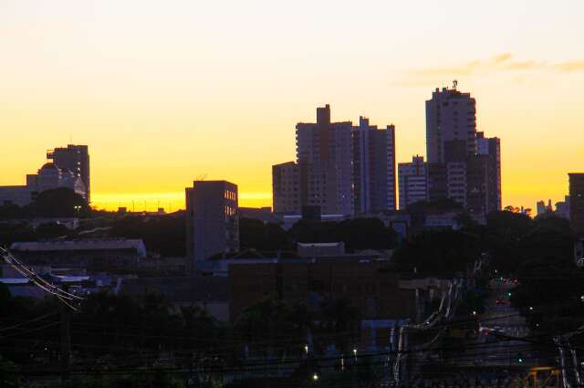 S&aacute;bado ter&aacute; sol, temperaturas de at&eacute; 35&deg;C e possibilidade de tempestades em MS