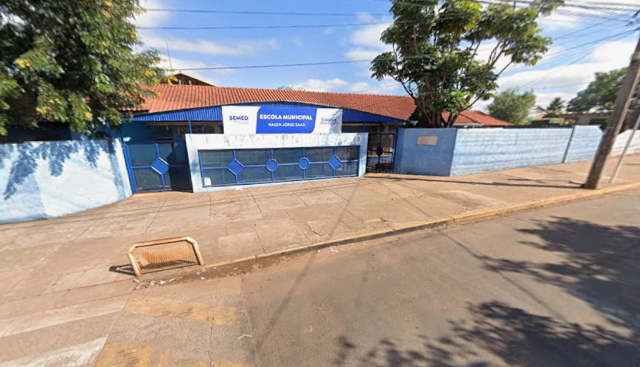 Foragido invade escola e finge ser adolescente para n&atilde;o ser preso