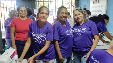 Mulheres costuram independ&ecirc;ncia e renda em projeto sustent&aacute;vel