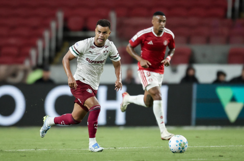 Fluminense perde para o Internacional fora de casa e segue no G-3 do Brasileir&atilde;o