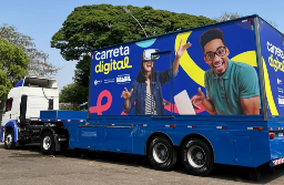 Carreta Digital inicia cursos de tecnologia para alunos em Tr&ecirc;s Lagoas