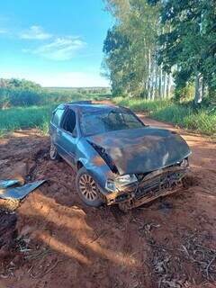 Homem morre e dois ficam feridos ap&oacute;s capotamento na rodovia