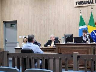 “Coisa de Deus”: vítima sobrevive a briga por R$ 700 e revive atentado em júri “Coisa de Deus”: vítima sobrevive a briga por R$ 700 e revive atentado em júri