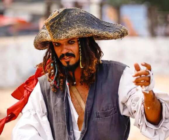 Em MS, 'Jack Sparrow' faz piada com formato do Bioparque