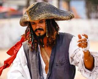 Em MS, 'Jack Sparrow' faz piada com formato do Bioparque