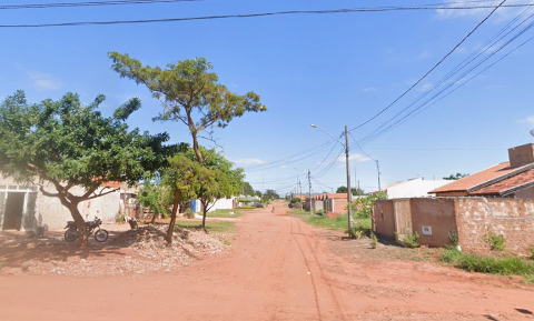 Mulher &eacute; presa por "alugar" quintal para arremesso de drogas em pres&iacute;dio