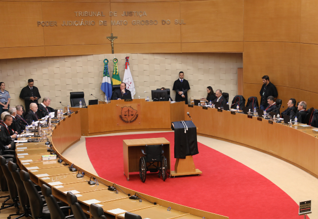 Nova regra contra "penduricalhos&rdquo; derruba primeira benesse de ju&iacute;zes no TJMS 
