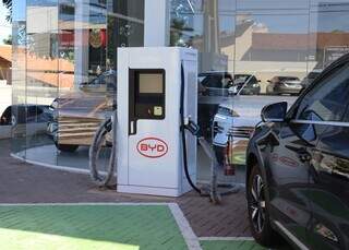 Grupo Raviera compra loja BYD e constr&oacute;i mais 2 para vender el&eacute;tricos na Capital