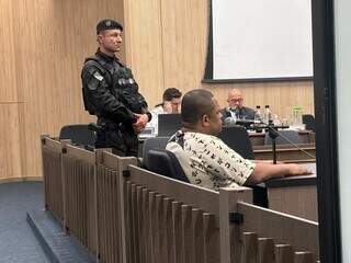 &ldquo;Ouvi ele chamar meu filho&rdquo;: pai de jovem achado em fossa cobra justi&ccedil;a em j&uacute;ri