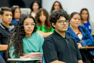 Curso gratuito de orat&oacute;ria est&aacute; com vagas para jovens a partir de 15 anos 