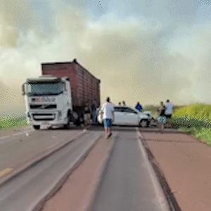 Acidente sob fuma&ccedil;a de queimada envolve 7 ve&iacute;culos na sa&iacute;da para Sidrol&acirc;ndia