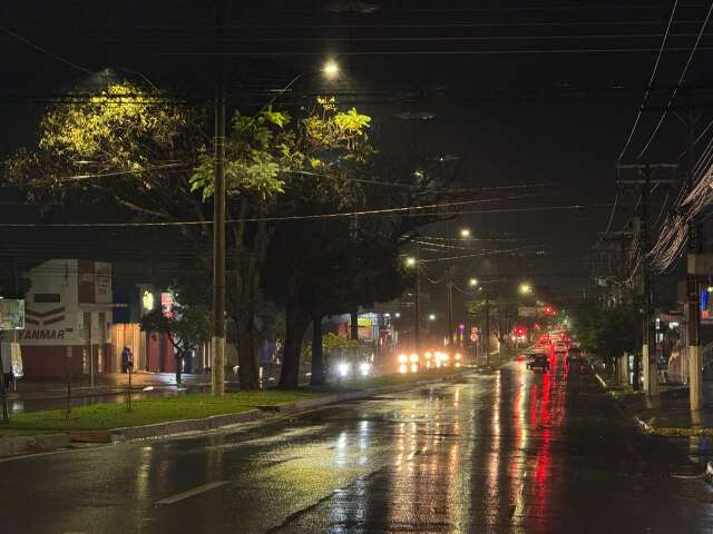 Chuva persiste em Dourados e supera 40 mil&iacute;metros; cidade est&aacute; sob alerta 