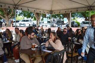 Frio ajuda e restaurantes da Capital lotam no almo&ccedil;o de Dia das M&atilde;es