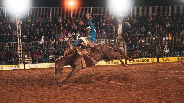 Naviraiense vence rodeio e conquista vaga para festa do Pe&atilde;o de Barretos