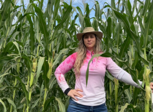 Eliane mostra sem filtro como é a vida da mulher dominando o campo