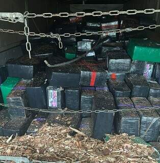 Pol&iacute;cia apreende no PR carreta que saiu de MS com 10 toneladas de maconha