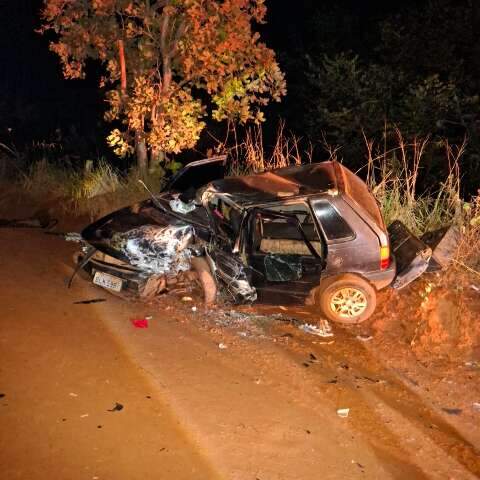 Tr&ecirc;s crian&ccedil;as ficam feridas ap&oacute;s batida entre dois carros em estrada rural