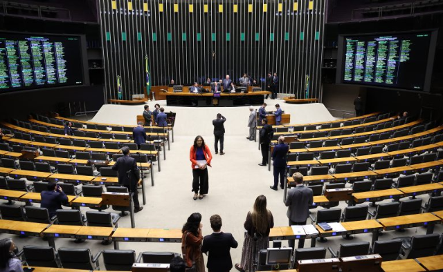 Condenados por pedofilia poder&atilde;o ter circula&ccedil;&atilde;o limitada por juiz