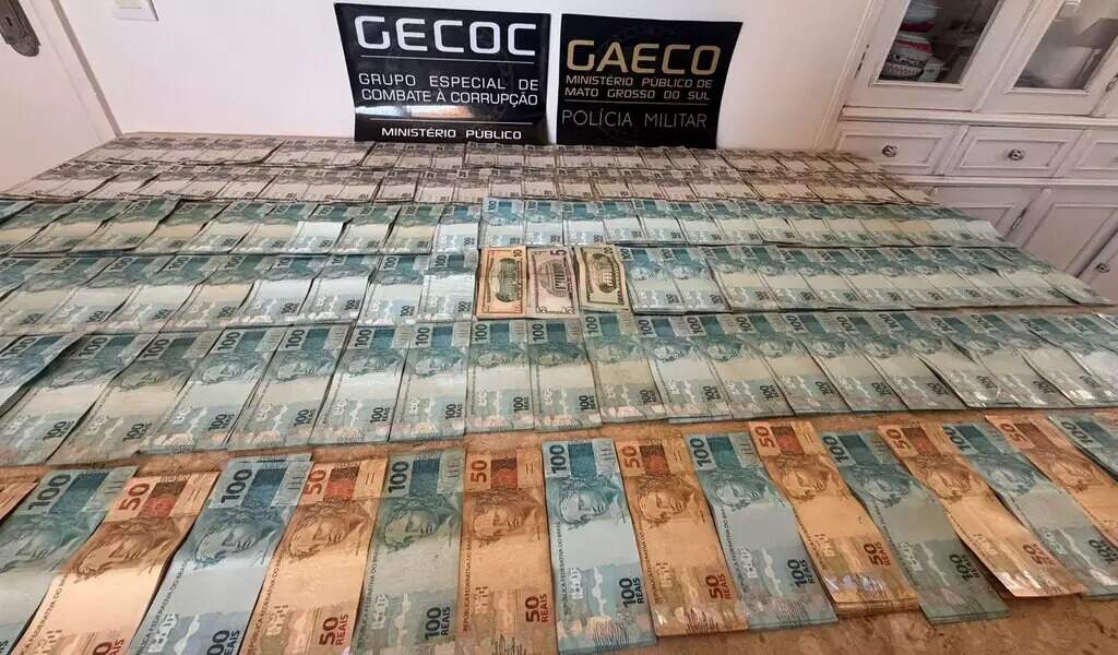 Ex-secretário e empreiteiro alvos da "Buraco Sem Fim" tinham dinheirama em casa