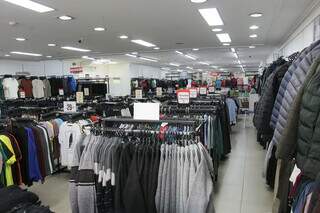 Mega Jeans promove campanha com cal&ccedil;as a partir de R$ 59,99