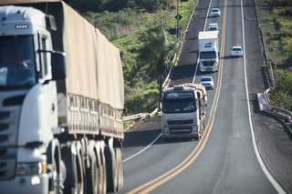 Transportadora é condenada por rotina de até 12 horas ao volante Transportadora é condenada por rotina de até 12 horas ao volante