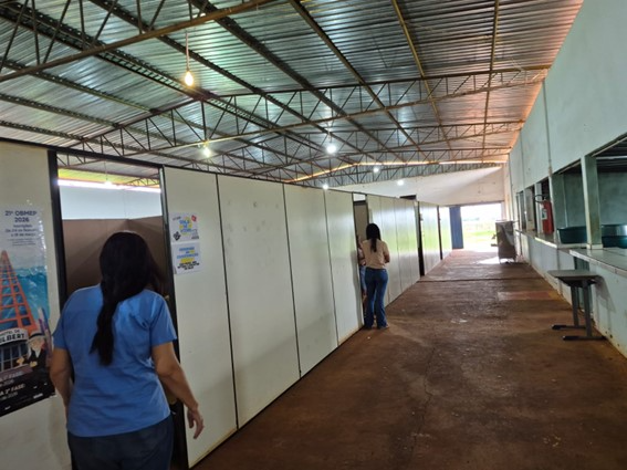 Justi&ccedil;a d&aacute; 30 dias para Estado retirar alunos de escola improvisada
