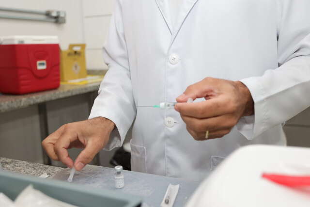Sa&uacute;de e UFGD unem for&ccedil;as para ampliar vacina&ccedil;&atilde;o contra chikungunya e gripe